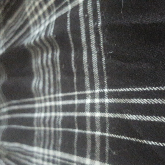 beachlunchlounge Black and White Plaid  Off the Shoulder RuffleTop, Size L - Picture 9 of 10